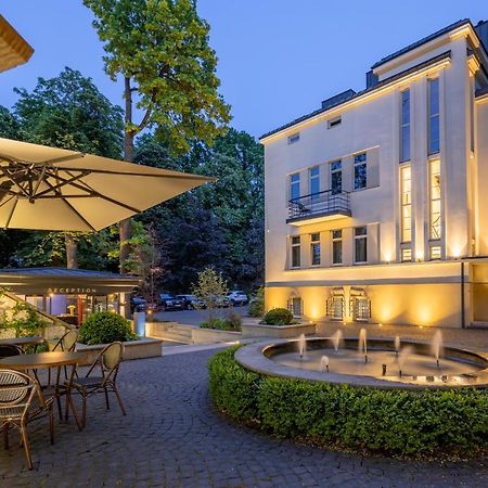 Lion'S Castle Hotel 리비프 외부 사진