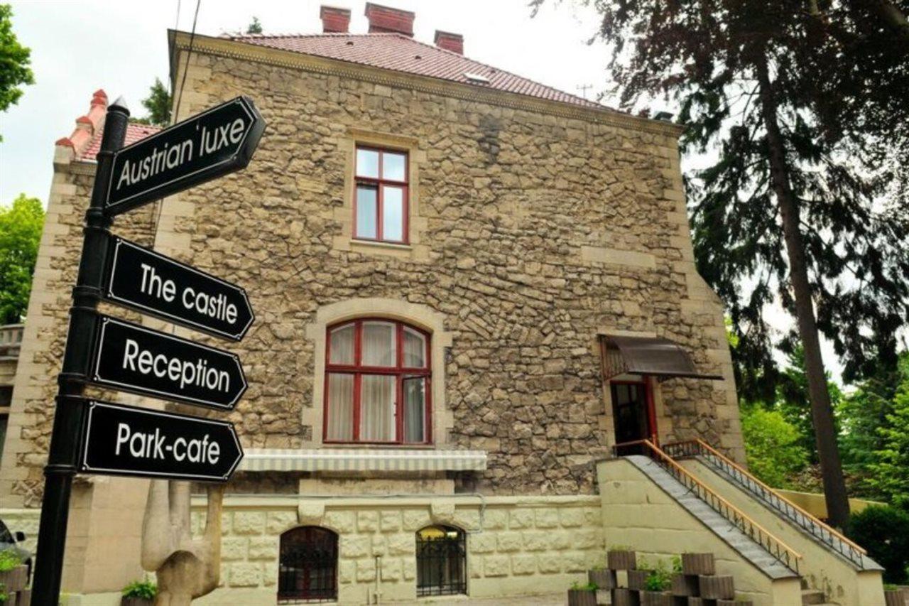 Lion'S Castle Hotel 리비프 외부 사진