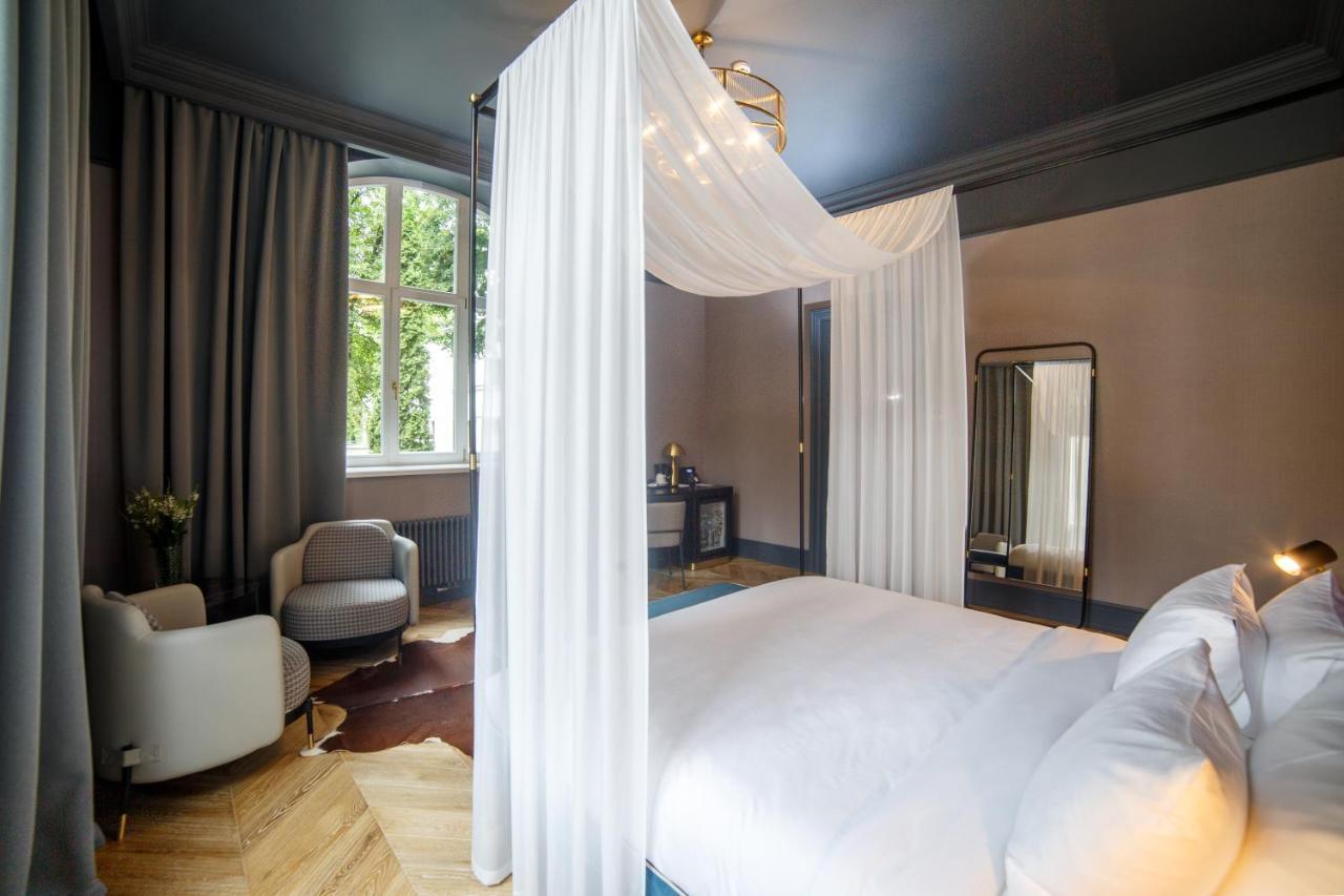 Lion'S Castle Hotel 리비프 외부 사진